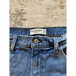 Abercrombie + Fitch High Rise Mom Shorts 4"